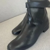 Bota Salto Baixo Arezzo 14721 - imagem 1