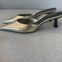 Sandália Salto Medio Dourada Arezzo Ref 14598 - imagem 2