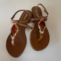 Sandália Salto Rasteiro Couros Marrom Arezzo Ref 14228 - imagem 2