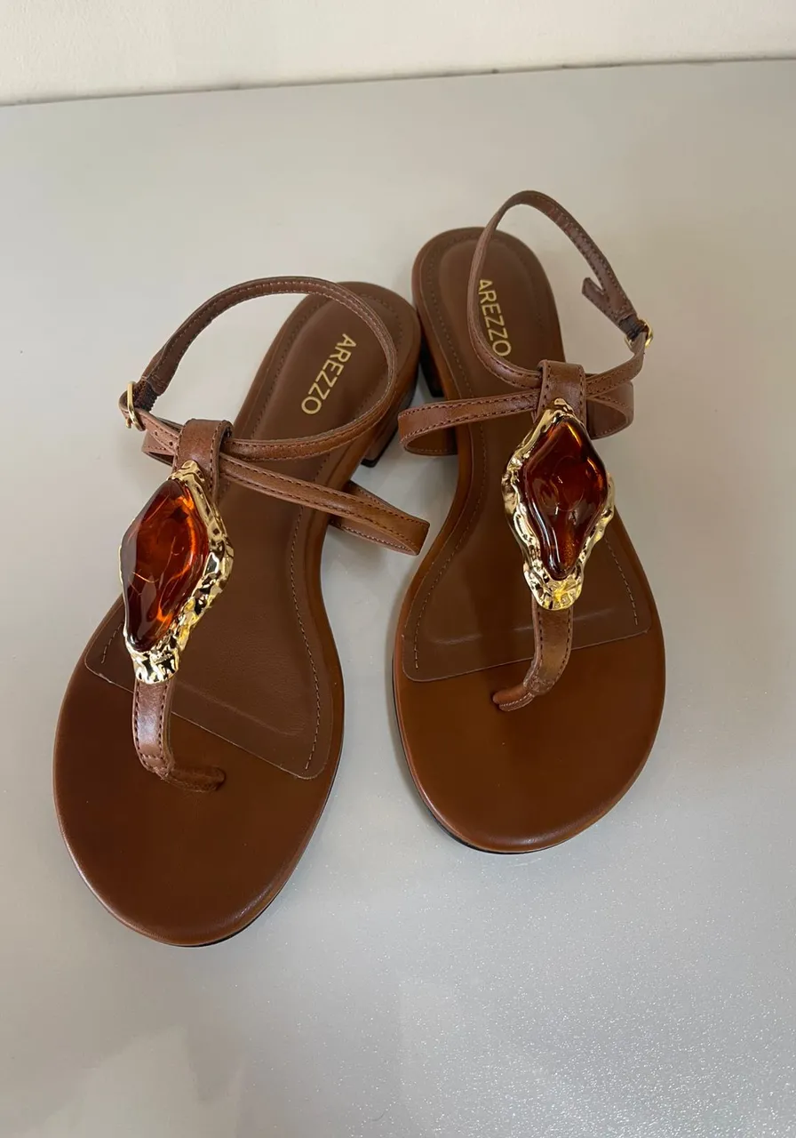 Sandália Salto Rasteiro Couros Marrom Arezzo Ref 14228