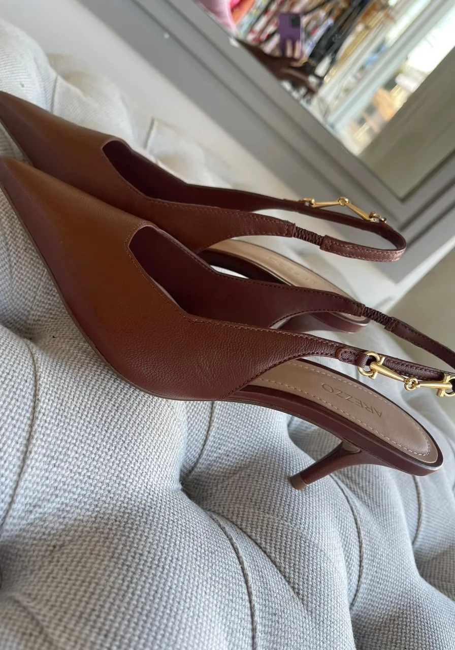 Scarpin Salto Baixo Marrom Arezzo Ref 13347