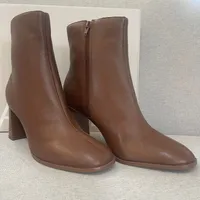 Bota Salto Medio Couros Marrom Arezzo 14816 - imagem 1