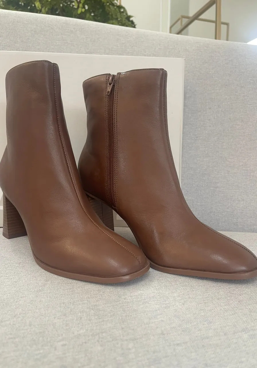 Bota Salto Medio Couros Marrom Arezzo 14816