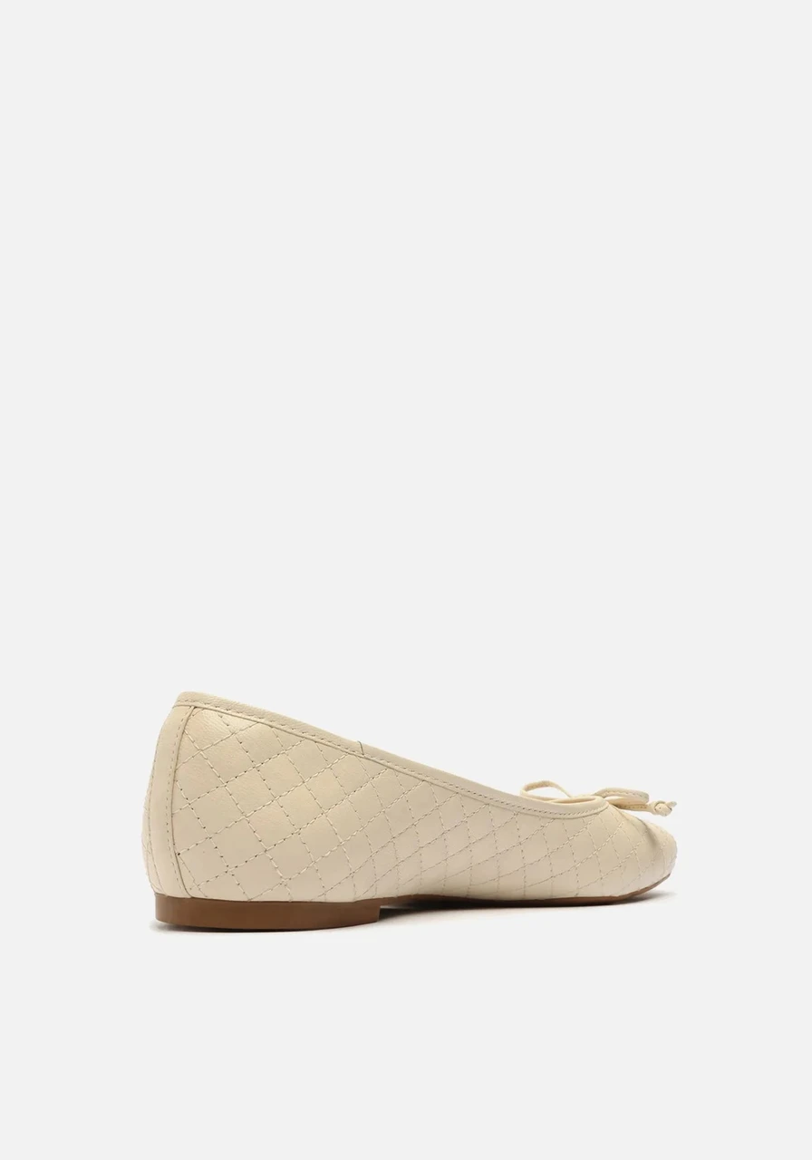 Sapatilha Off-White Matelassê Bico Redondo Arezzo Ref 1335