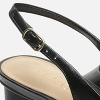 Scarpin Preto Couro Bico Fino Slingback Arezzo Ref 13342 - imagem 1