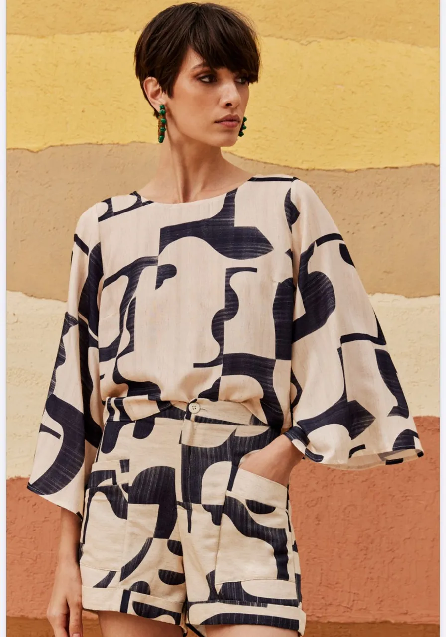 Blusa quadradinha manga kimono CaCay Ref 13274