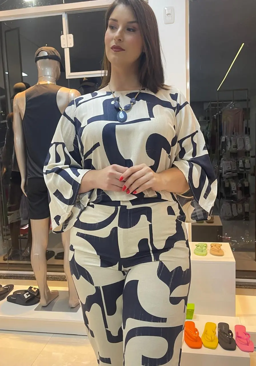 Calça cenoura com pregas est CaCay Ref 13366