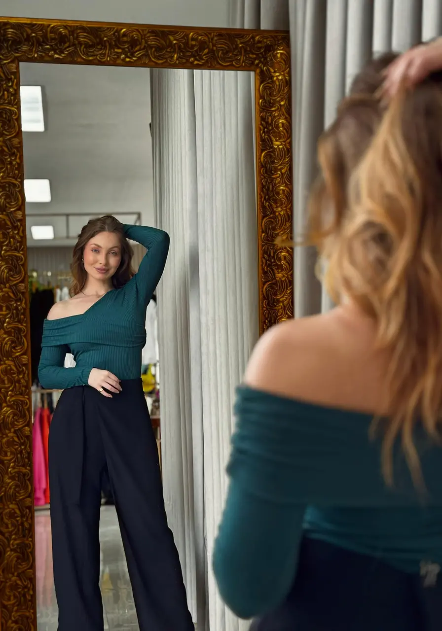 Blusa Carlota Costa Com Sobreposição 