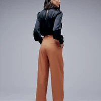 Blusa Manga Longa Acetinada Preto - imagem 1