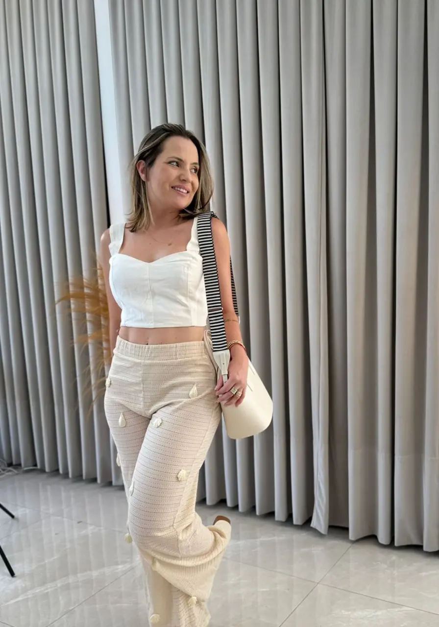 Calça Reta de Tela com Detalhes Conchas Carlota Costa 