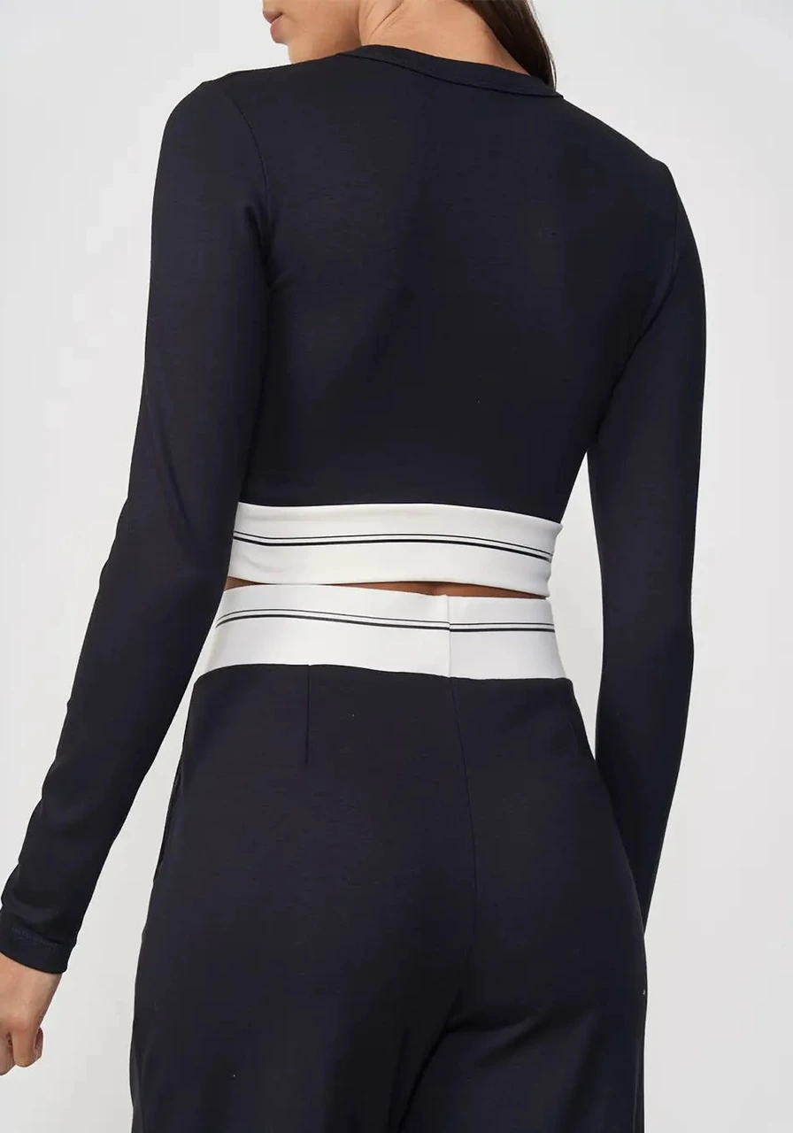 Blusa Colcci Preta Com Detalhe Branco Ref 5393