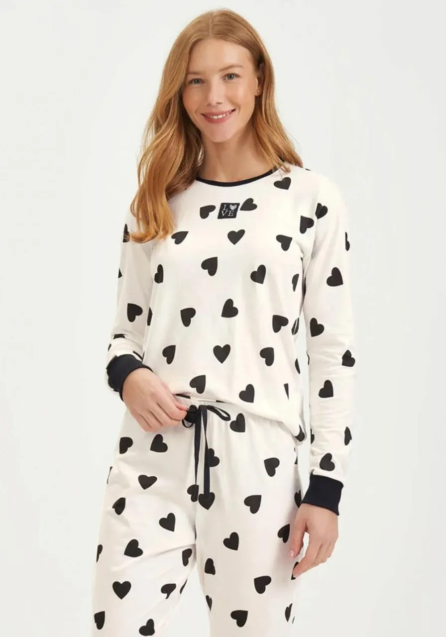 Pijama Manga Longa Estampa Corações P&B
