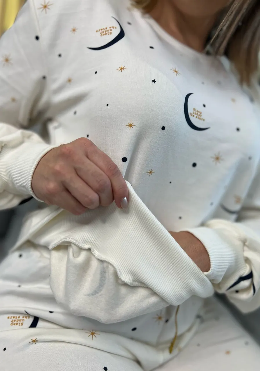 Pijama Manga Longa Branco Estampa Luas