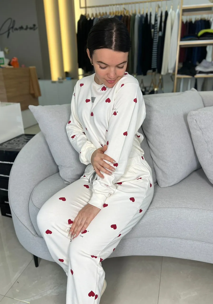Pijama Manga Longa Off White Estampa Corações