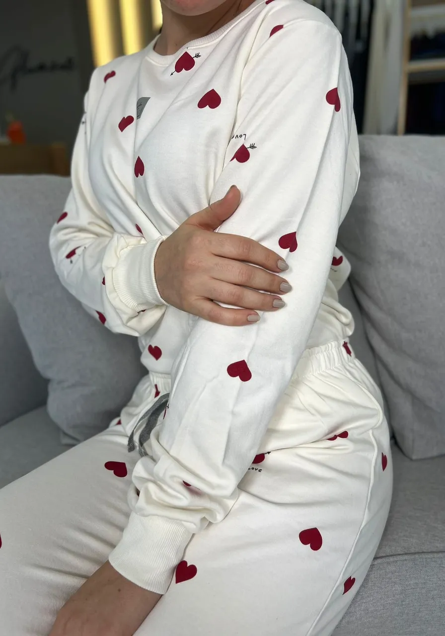 Pijama Manga Longa Off White Estampa Corações