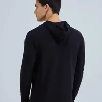 Camiseta Manga Longa Texturizada Com Capuz Preto - imagem 1