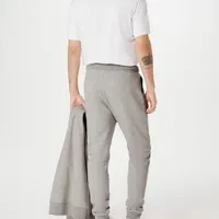 Calça Jogger Em Moletom Peluciado Cinza - imagem 1