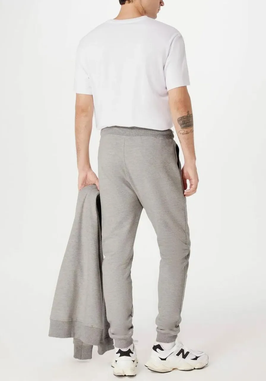 Calça Jogger Em Moletom Peluciado Cinza