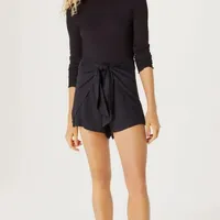 Blusa Cropped Manga Longa Canelada Com Fru Fru Preto - imagem 1