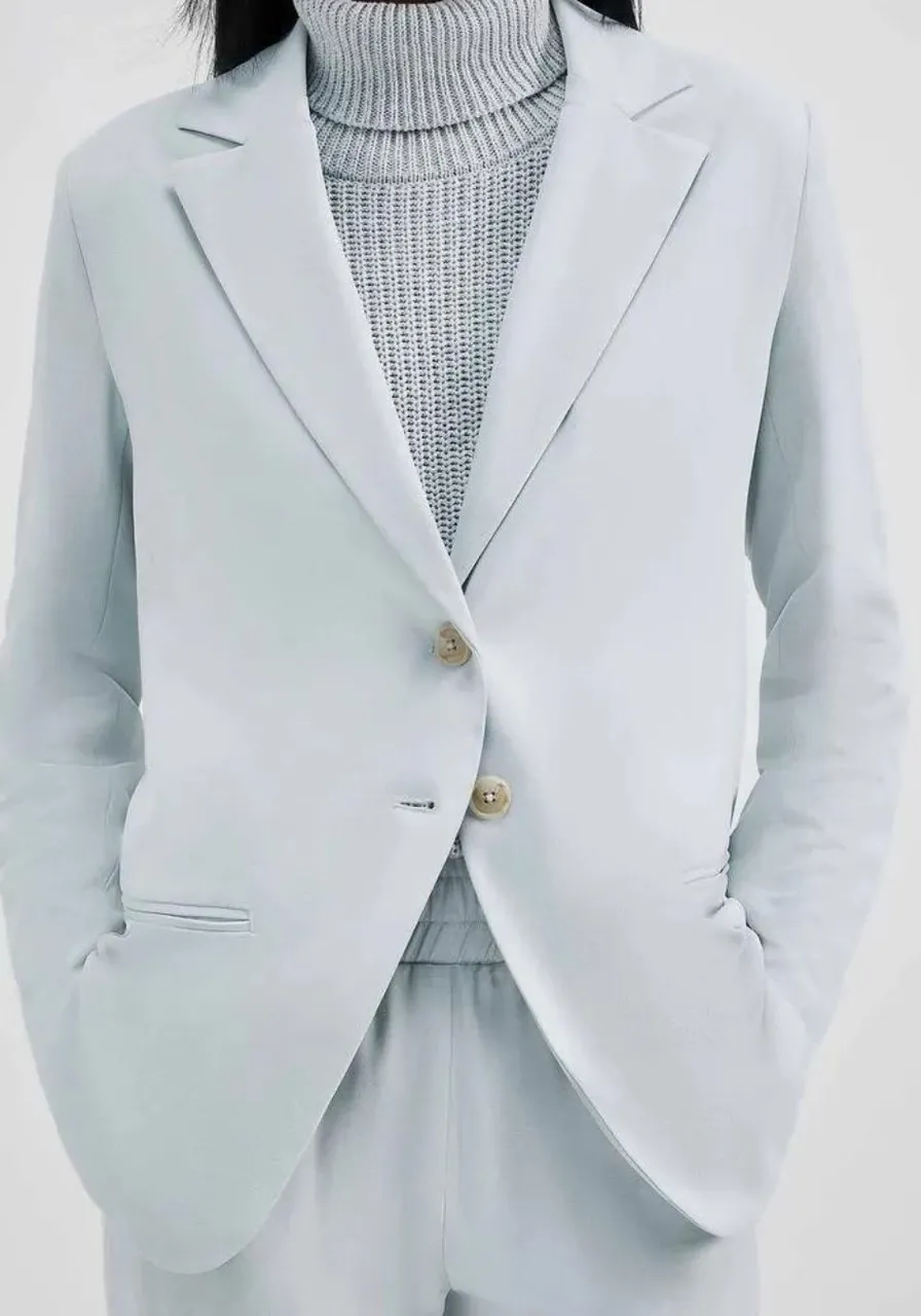 Blazer Alongado Em Crepe Cinza