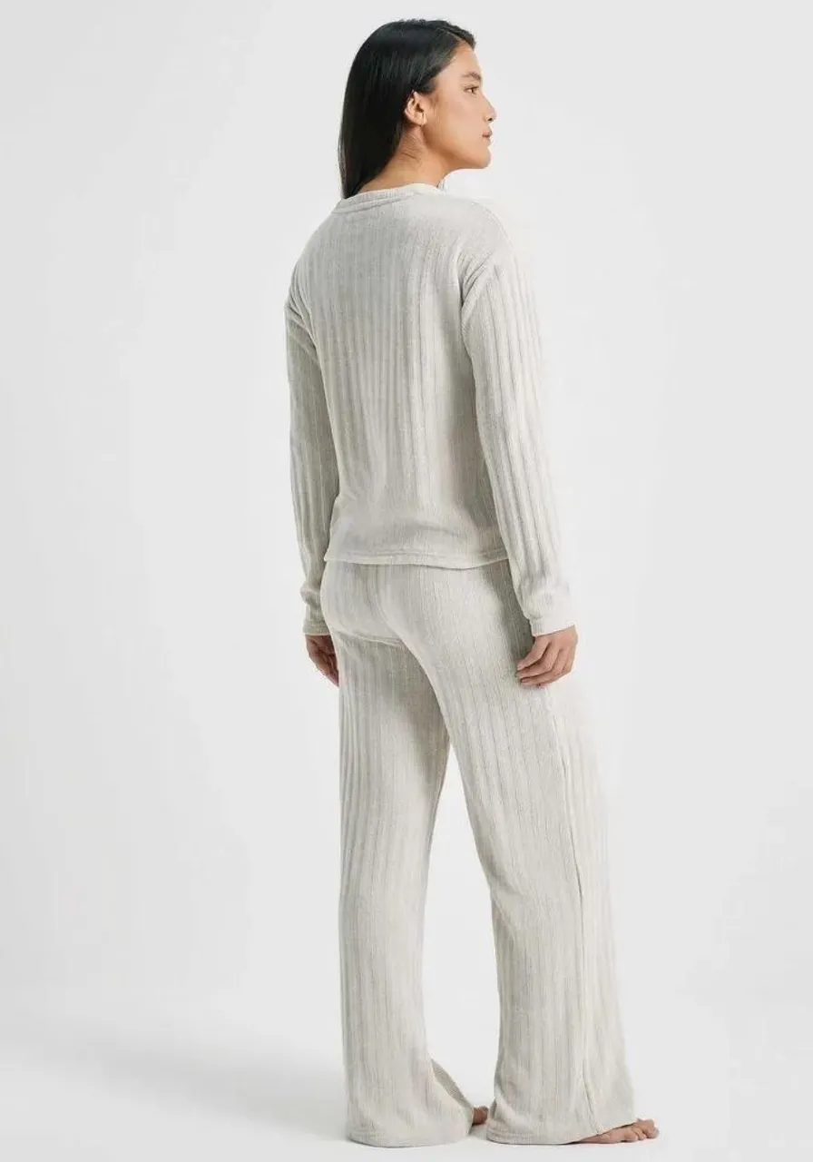 Pijama Longo Em Tricô Chenille Off White