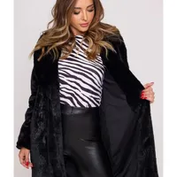 Casaco Alongado Peluciado Forrado Preto - imagem 1