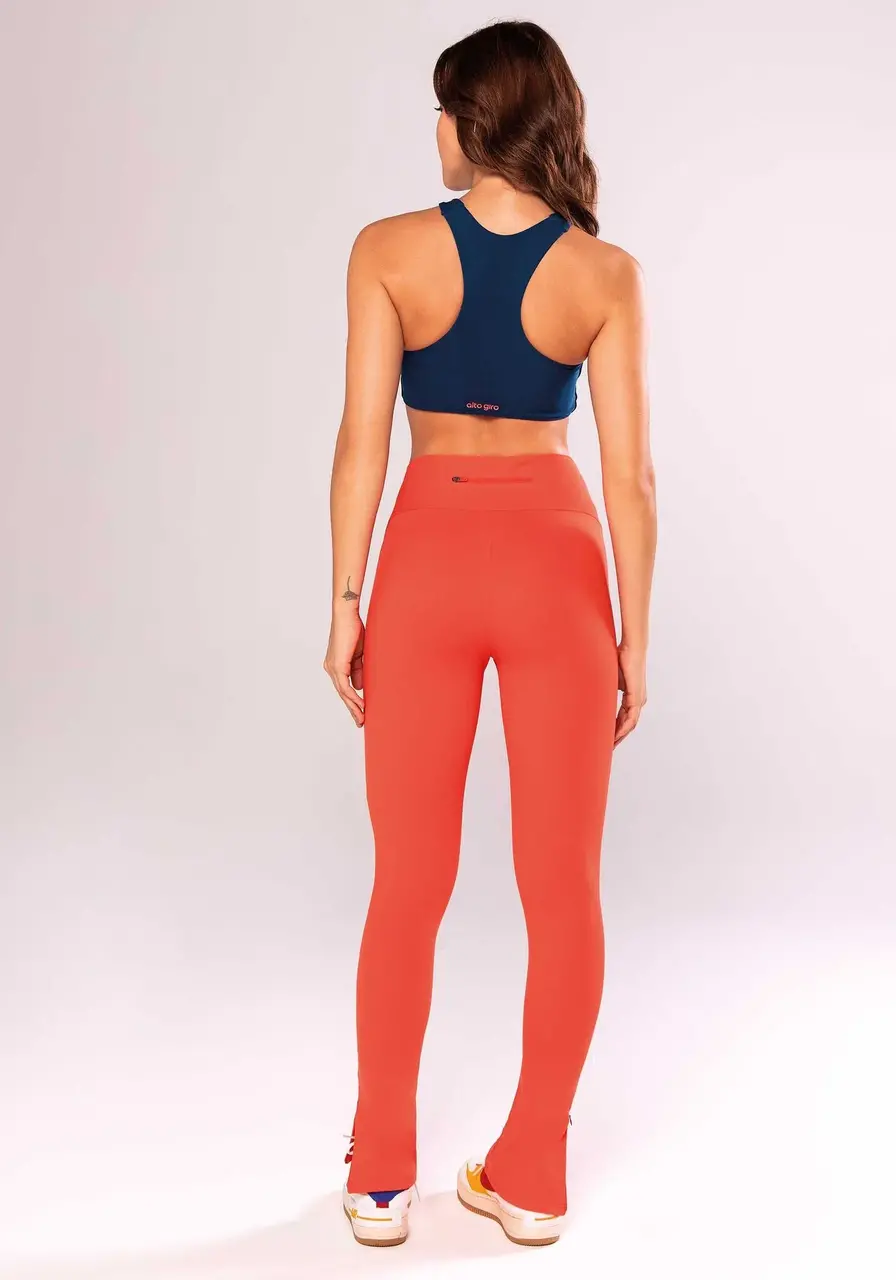 Legging Hyper com Abertura Na Barra E Bolso.