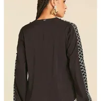 Bata Decote V Detalhe Renda Preto - imagem 2