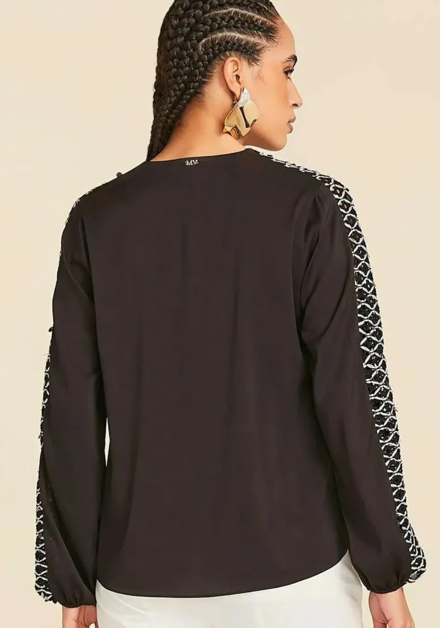 Bata Decote V Detalhe Renda Preto