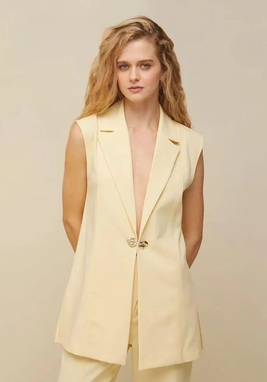 Colete Morena Rosa Alongado Abertura Lateral