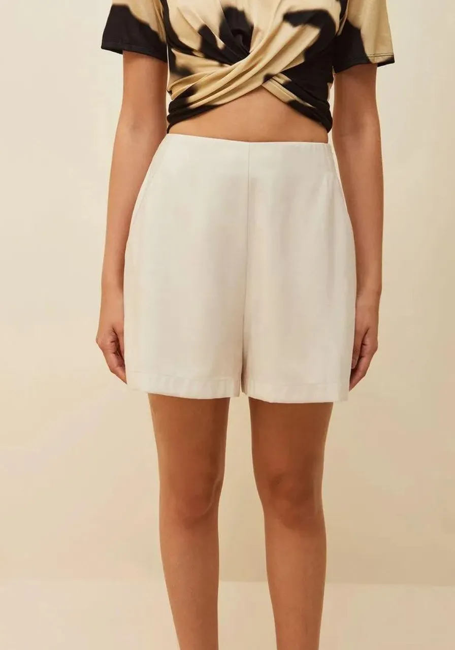 Short Alfaiataria Morena Rosa Bege