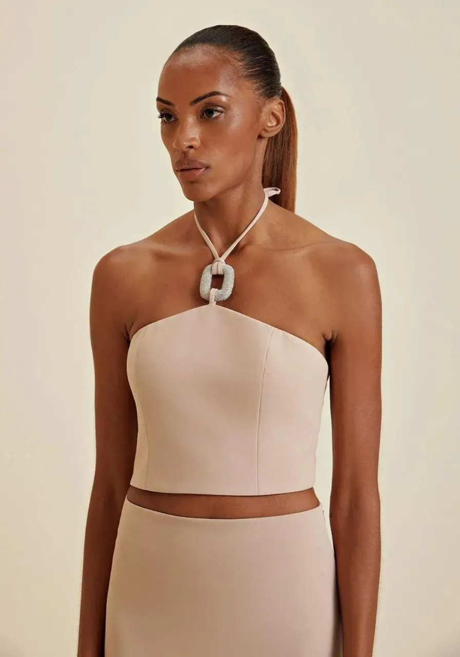 Top Cropped Decote V Invertido Detalhe Acessório 