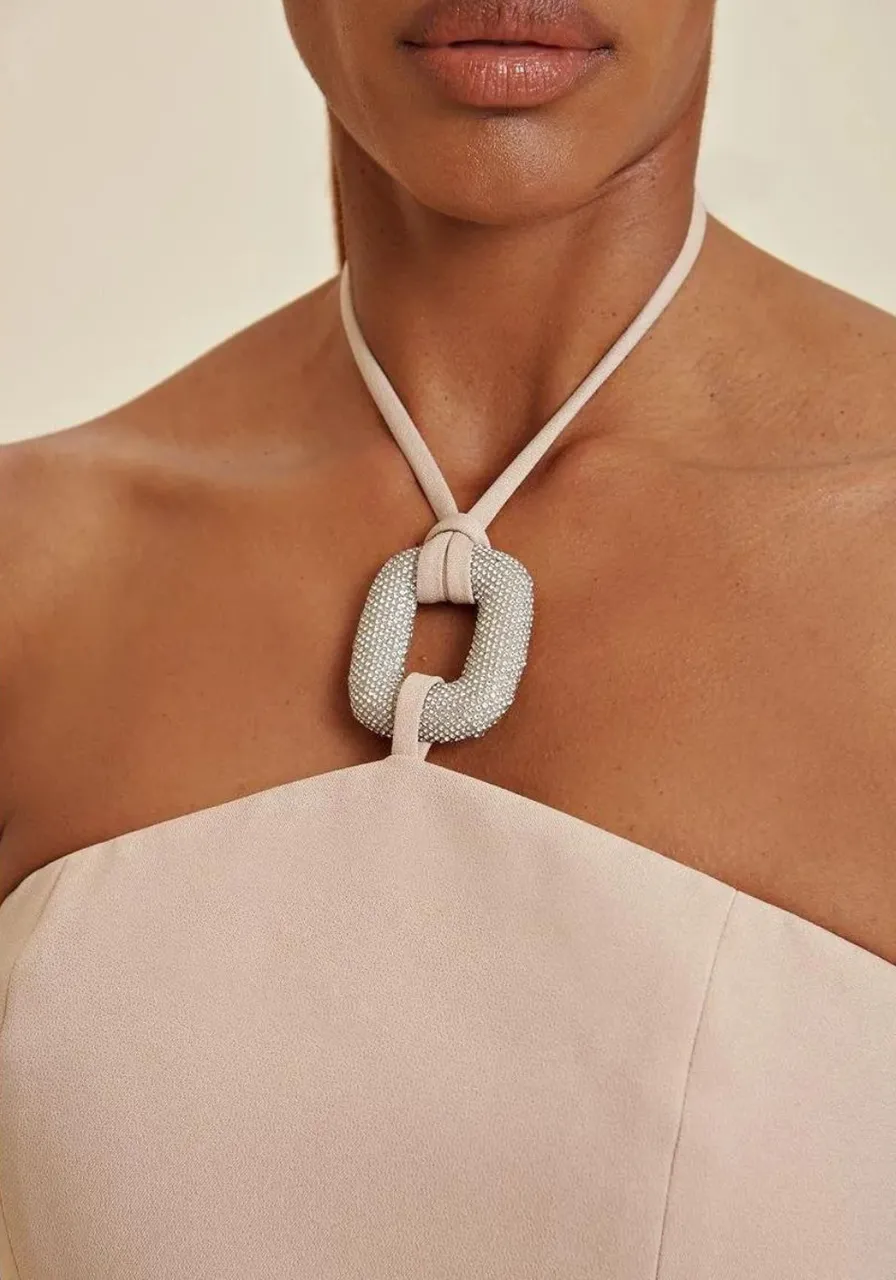 Top Cropped Decote V Invertido Detalhe Acessório 