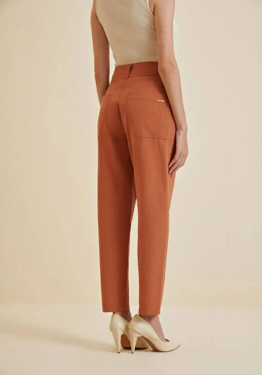 Calça Morena Rosa Cenoura Detalhe Passante