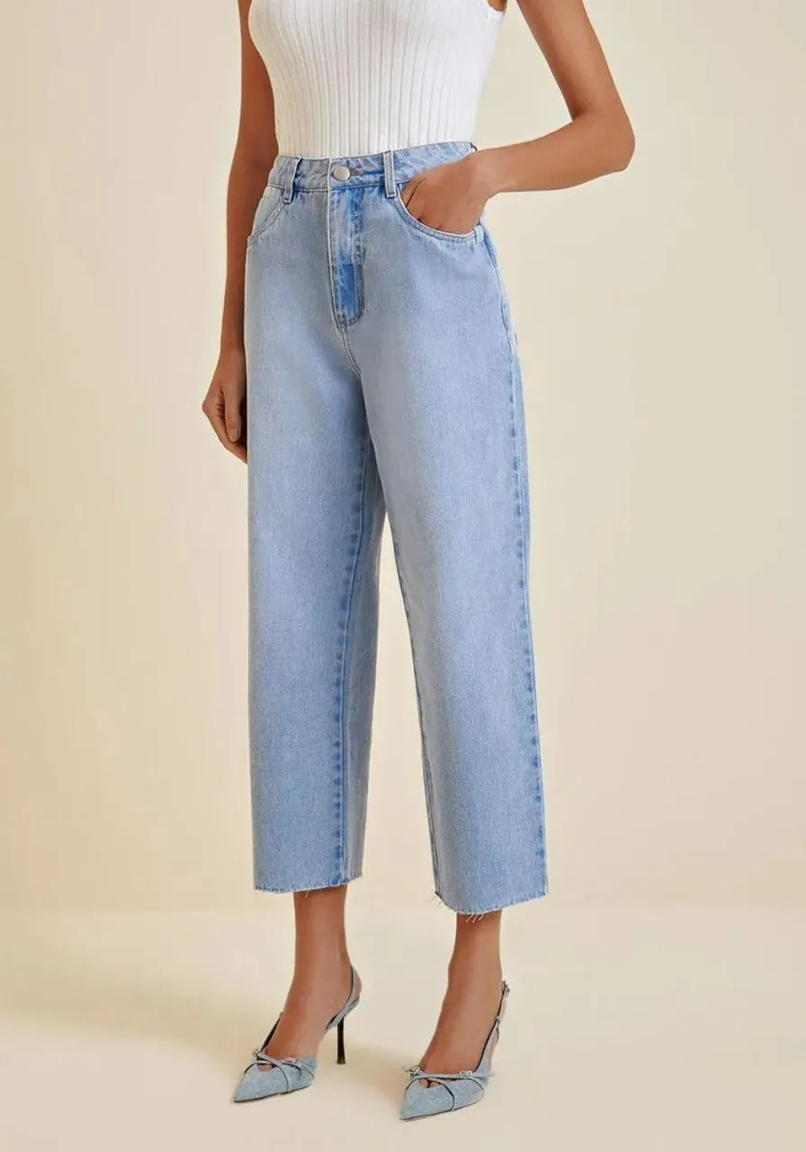 Calça Morena Rosa Jeans Reta Pantacourt