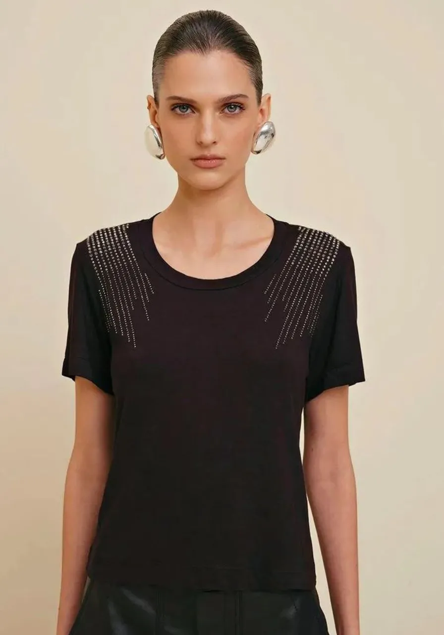 Blusa Morena Rosa Detalhe Aplicações