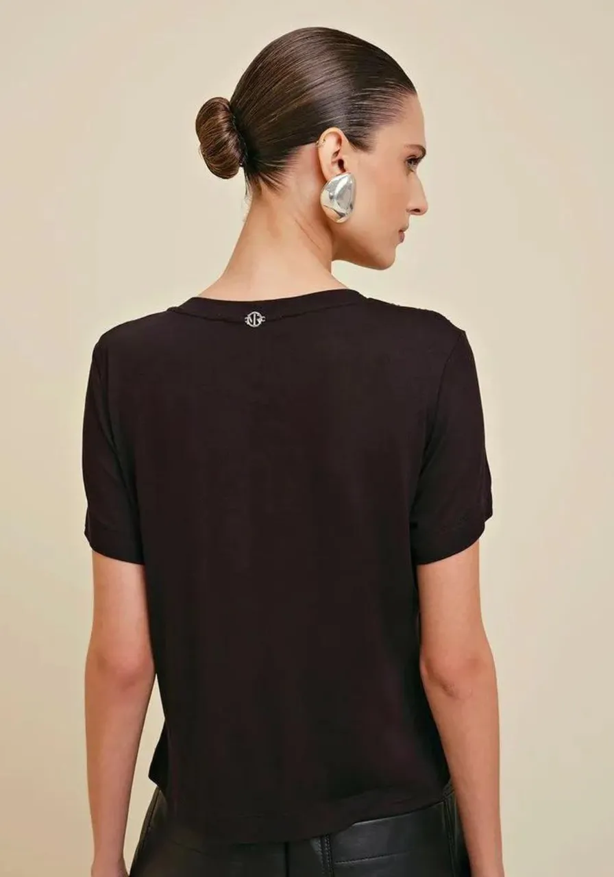 Blusa Morena Rosa Detalhe Aplicações