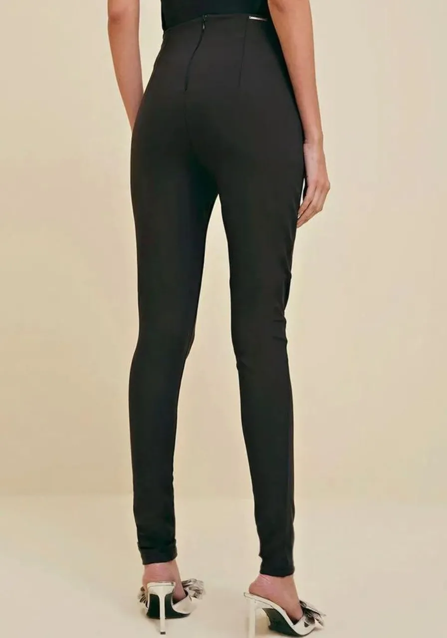 Calça Montaria Detalhe Botão 