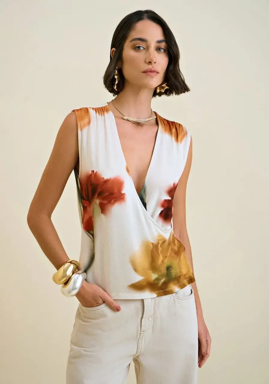 Blusa Decote V sem Manga Estampada Morena Rosa 