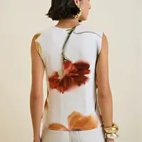 Blusa Decote V sem Manga Estampada Morena Rosa  - imagem 3