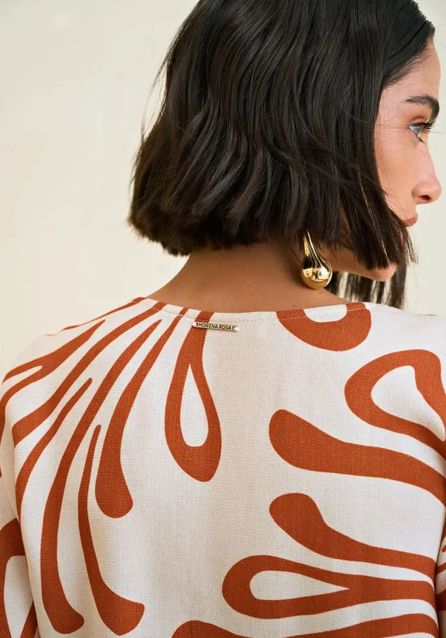 Blusa Solta Decote V Manga Curta Padrão Morena Rosa 