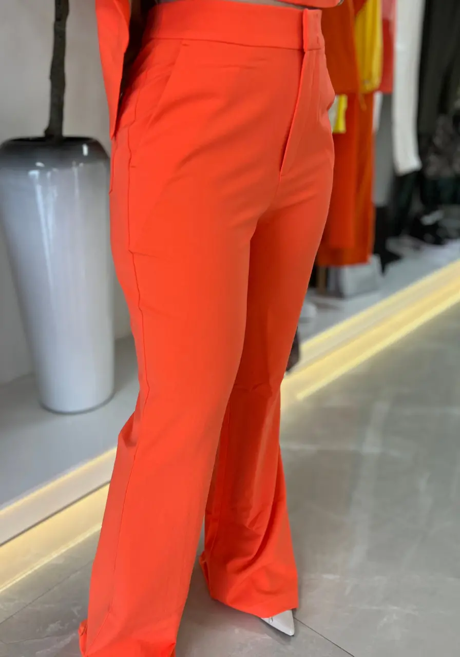 Calça Flare Alfaiataria Cós Alto Laranja 