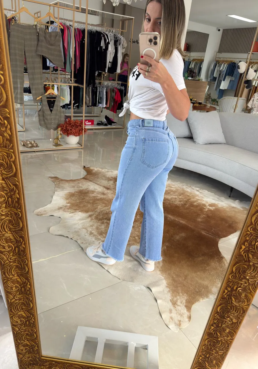 Calça Morena Rosa Jeans Reta Pantacourt