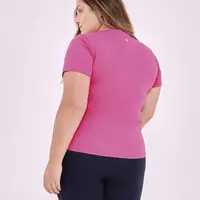 T-shirt Skin Fit Gola V Plus Size - imagem 1