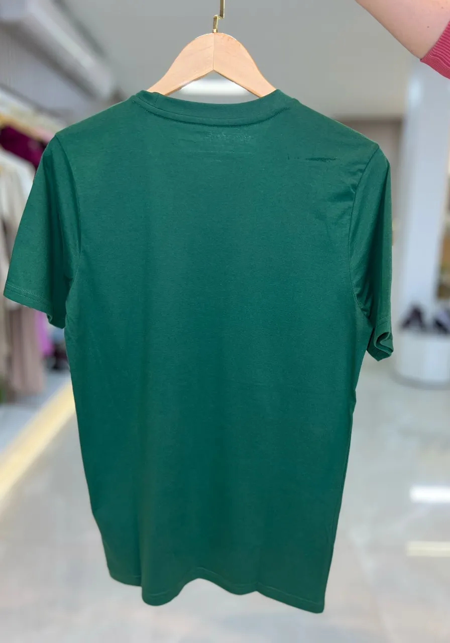 Camiseta Graphics Sneaker Tee Puma