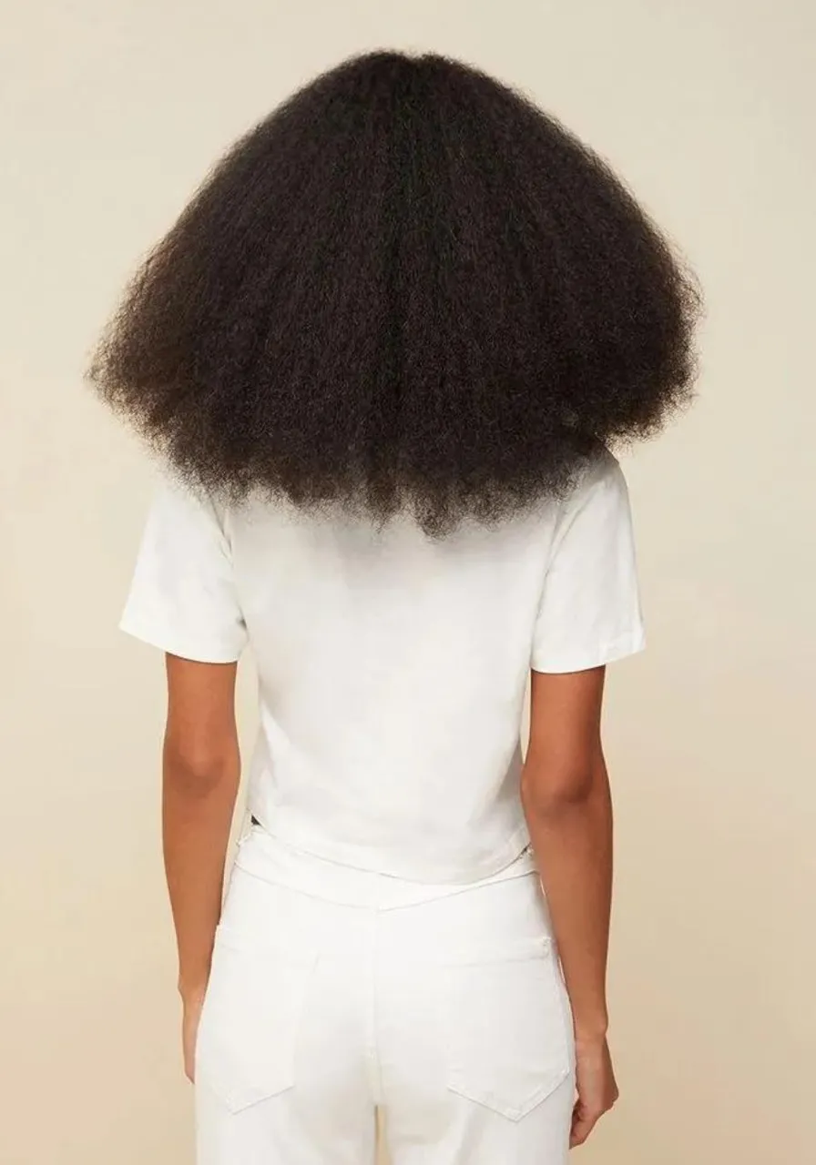 T-Shirt Morena Rosa Gola Redonda Estampa Localizada Off White