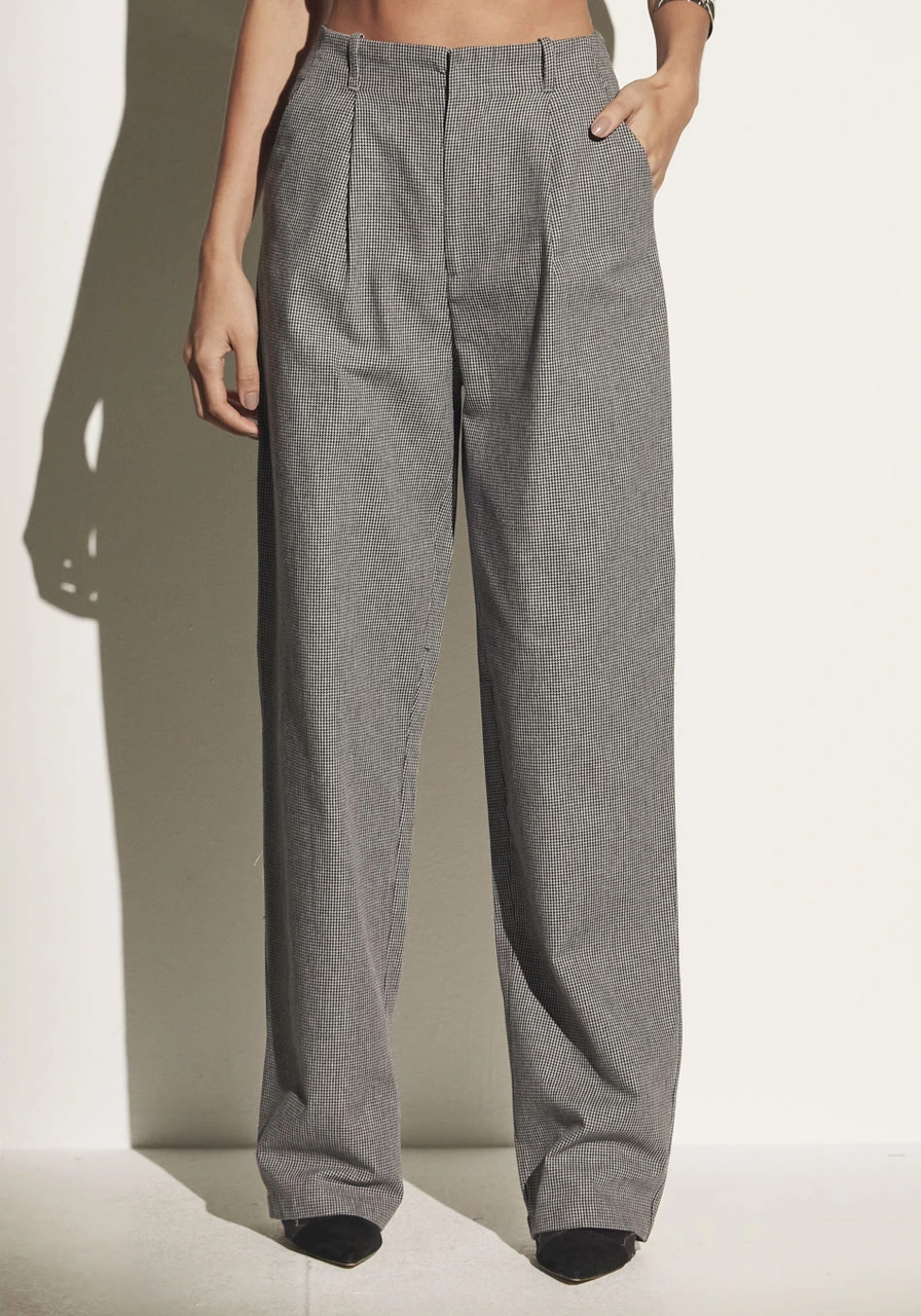 Calça Alfaiataria Reta Com Pregas Sommer