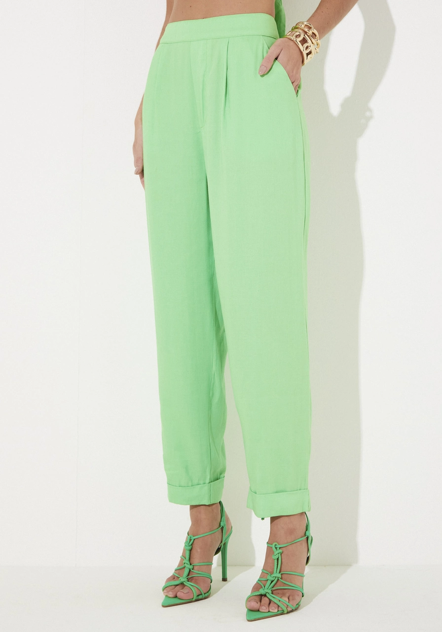 Calça Alfaiataria Com Pregas E Linho