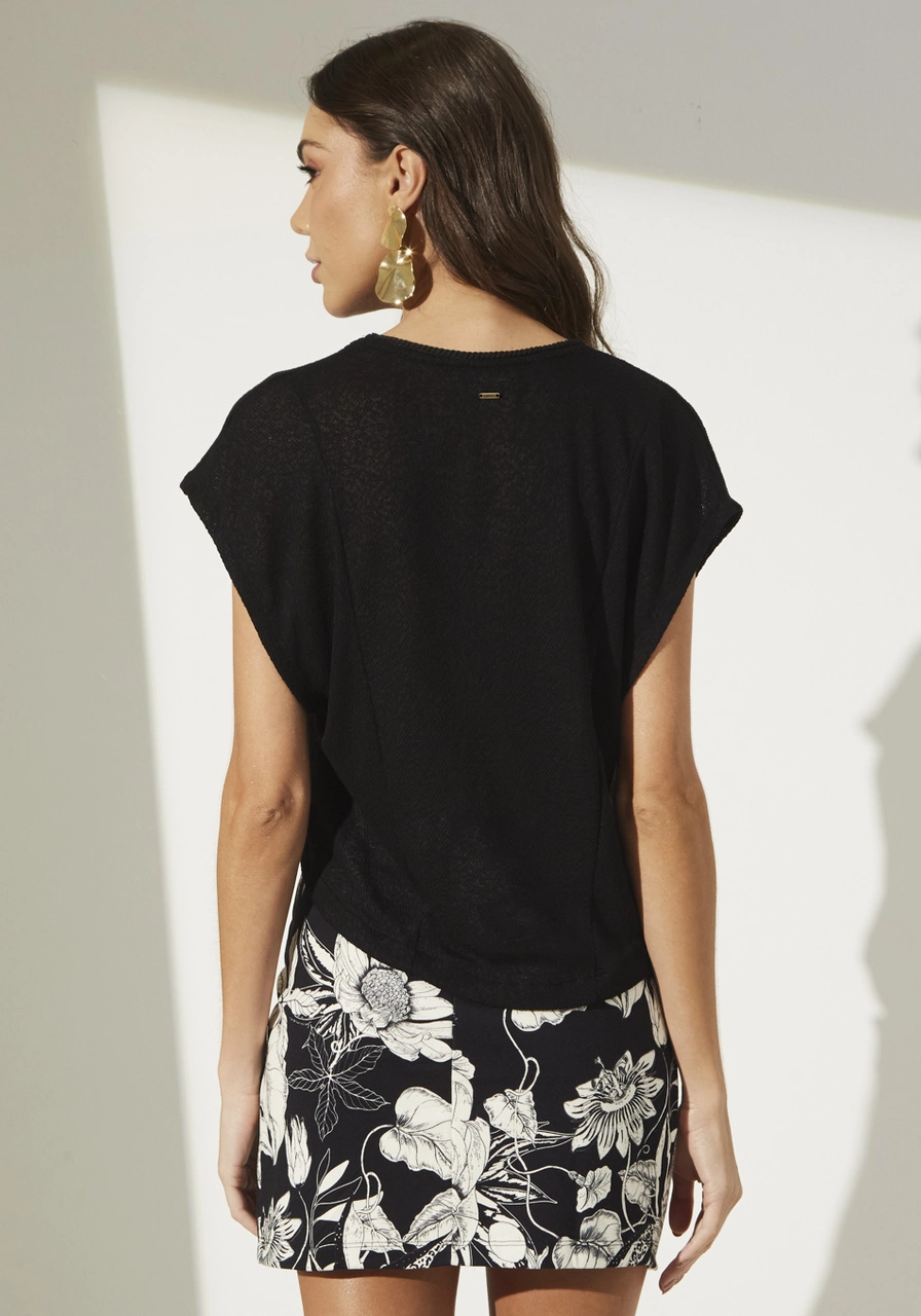 Blusa Barra Assimétrica Preto Sommer