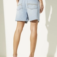 Bermuda Jeans Barra Desfiada Sommer - imagem 3